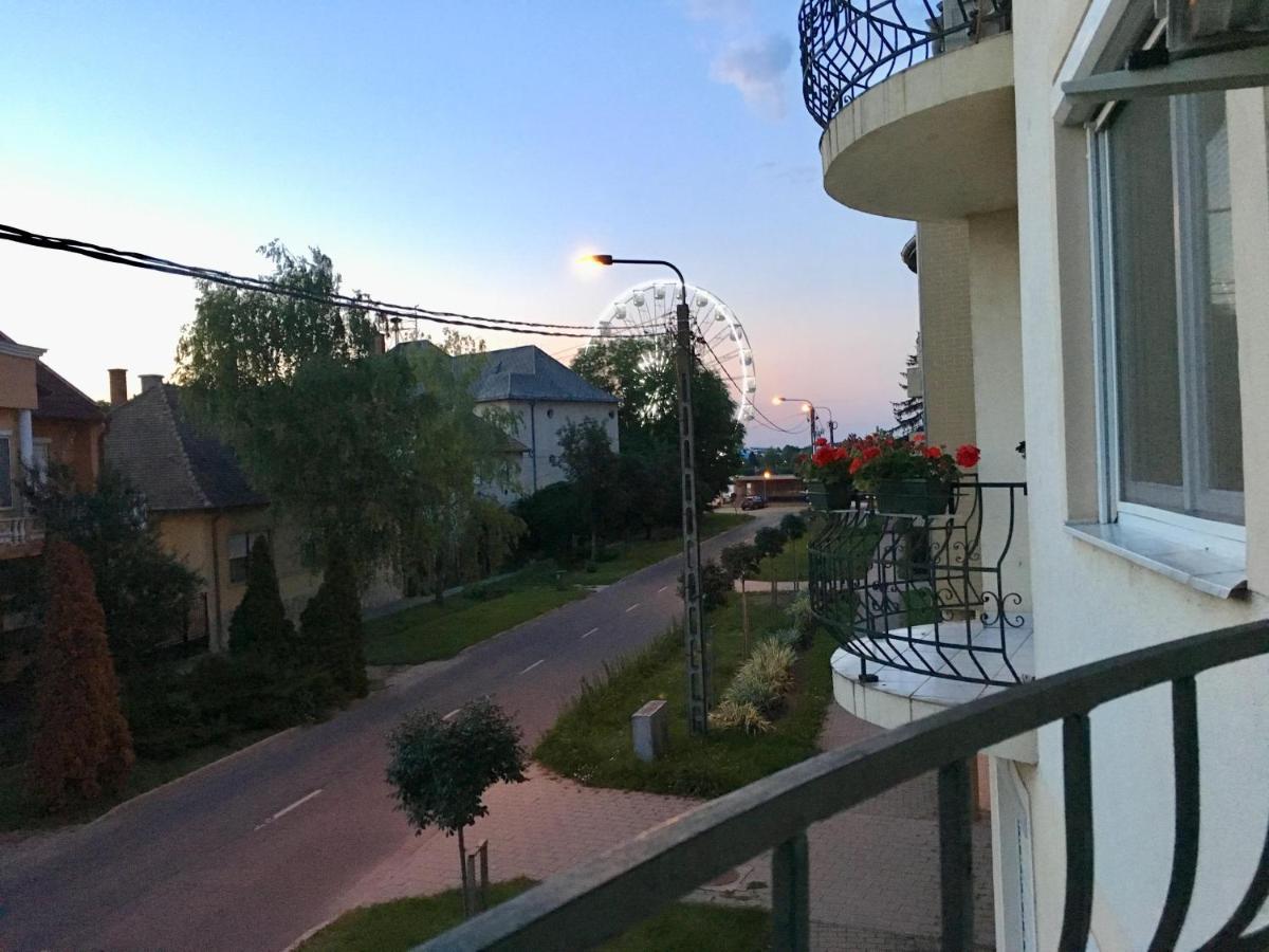 Lara Lux Apartment Гайдусобосло Екстер'єр фото